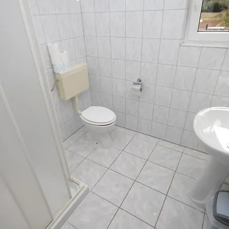 Гостевой дом And By The Sea Tkon, Pasman - 8377 Ткон