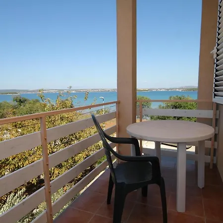 And By The Sea Tkon, Pasman - 8377 Гостевой дом 3*