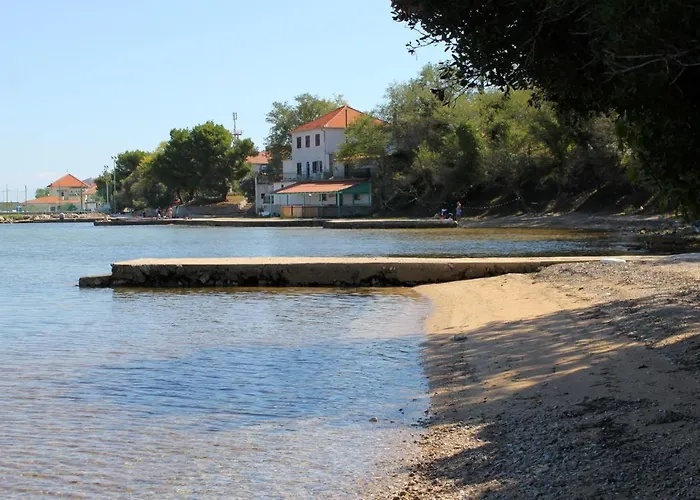 And By The Sea Tkon, Pasman - 8377 3*