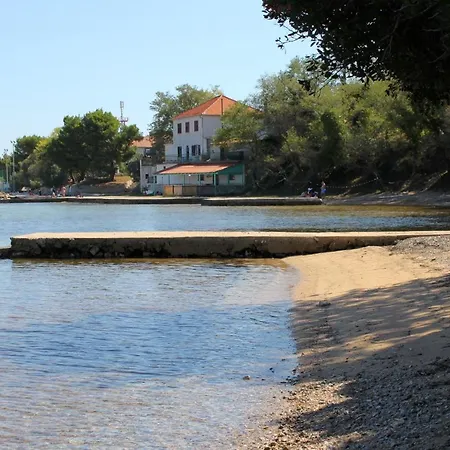 And By The Sea Tkon, Pasman - 8377 3*