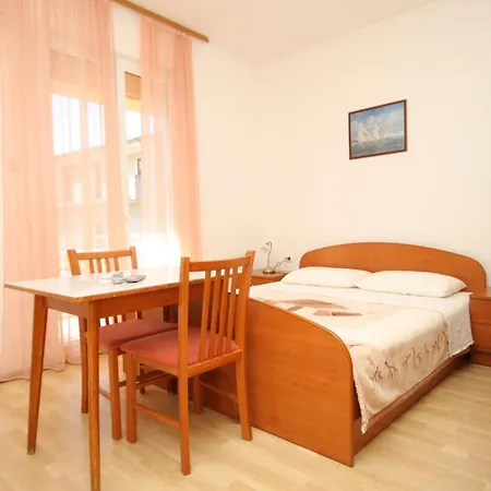 And By The Sea Tkon, Pasman - 8377 3*