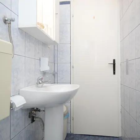 And By The Sea Tkon, Pasman - 8377 3* Tkon