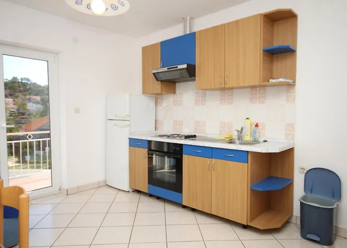 And By The Sea Tkon, Pasman - 8377 3* Tkon