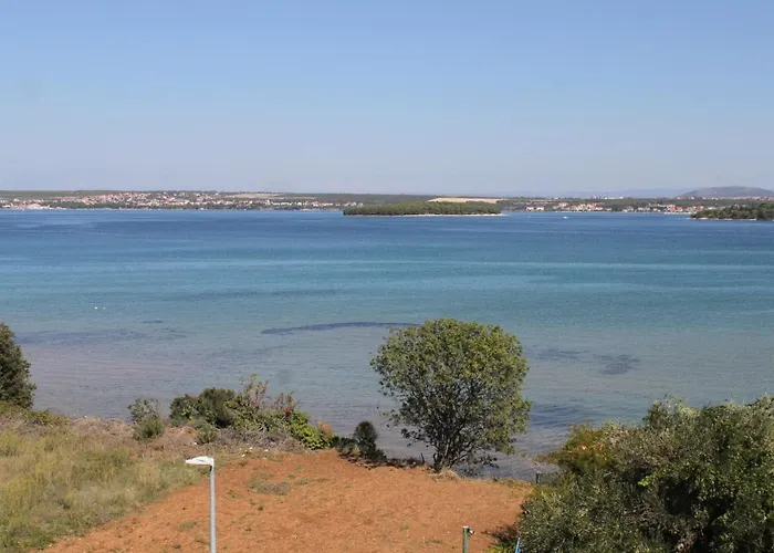 And By The Sea Tkon, Pasman - 8377